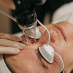 Tratamento com laser CO2 fracionado na MINIMAL Medical, com proteção ocular