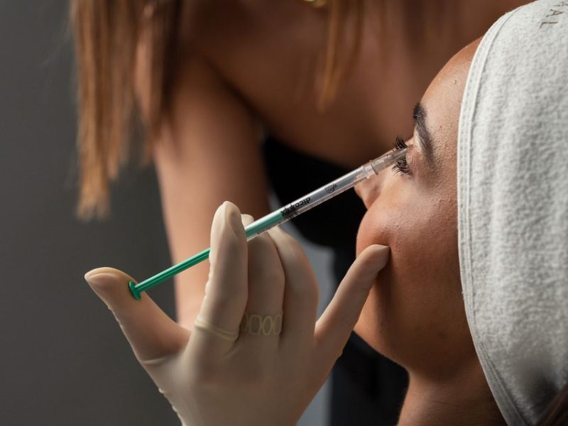 aplicação de botox numa paciente aplicação de botox numa paciente